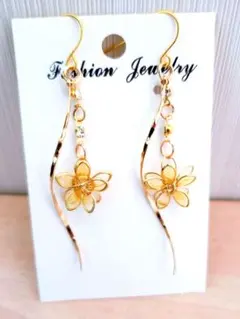 513③♯ ピアス ハンドメイド フラワー レジン 桜 夏ピアス 秋ピアス