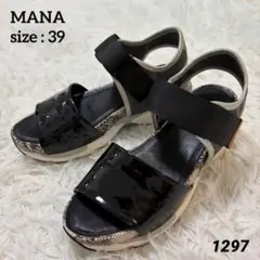 【美品】MANA スポーツサンダル 厚底 パイソン×ブラック 39 24.5cmのサムネイル
