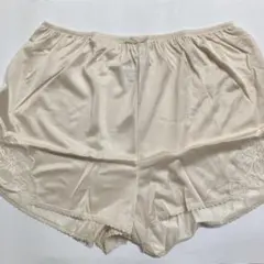 フレアーパンティ　ベージュ　ＬＬ（95〜103）　日本製　（未使用品）