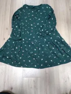 UNIQLO　ワンピース　女の子　120cm