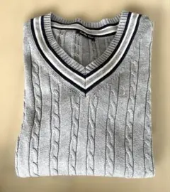 イーストボーイ　グレー ケーブル編み Vネックセーター