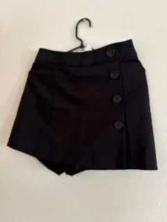 ブラック ボタン付きショートパンツのサムネイル