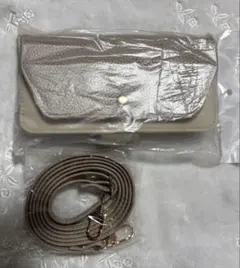 iPhone 13 ミラー付き手帳型ケース ベージュ ストラップ付き