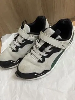 PUMA キッズ スニーカー 20センチのサムネイル