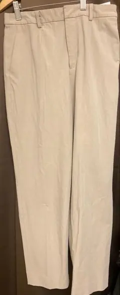 ベージュ スラックス　UNIQLO