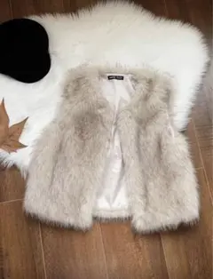 SHEIN レディースファーベスト　新品