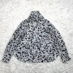 美品 組曲 クミキョク マーガレットフラワー ボウタイブラウス 花柄 紺 2