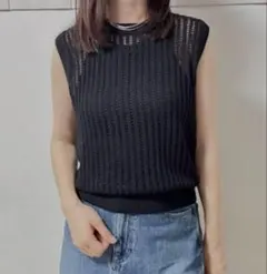 【新品同様・UNIQLO】メッシュクルーネックショートセーター/ノースリーブのサムネイル