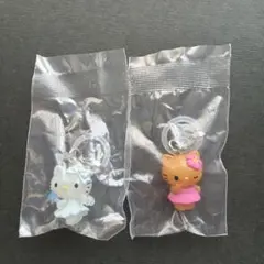 ハローキティ めじるしアクセサリー ガチャ 天使ver. 日焼けver. 2点