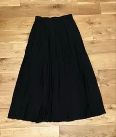 GU【S】ロングプリーツ　スカート　定番　無地　ブラック