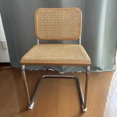 ラタンチェアのサムネイル