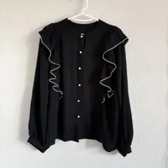 フリル付き黒長袖シャツ Mサイズ