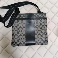 COACH シグネチャー ショルダーバッグ ブラックのサムネイル
