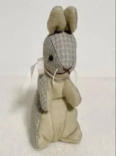 小さなウサギ　ぬいぐるみ　ハンドメイド　作家さん　チェック柄