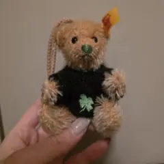 Item thumbnail for item fae612e5-436f-4e01-bca1-b2ac471b0bc2