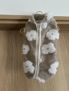 ペットパラダイス　犬服 ベージュとホワイトのボア素材　女の子 DSSサイズ