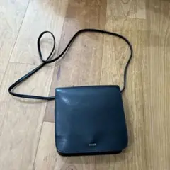 russet フラップレザーミニショルダー　黒