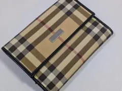 Burberry バーバリーチェック柄 二つ折り財布