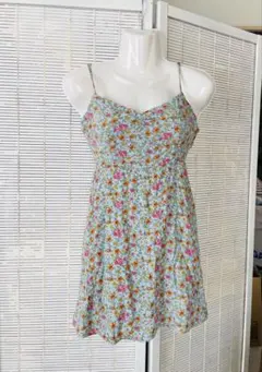 フラワー　ミニ丈キャミソールワンピース