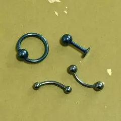 水色ボディピアス★4個セット