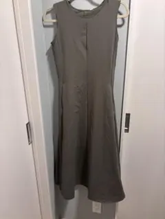 ユニクロ　ウルトラストレッチワンピース S 丈長め