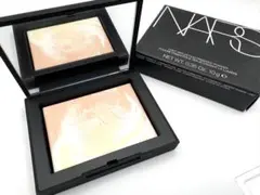 NARS ライトリフレクティング プリズマティックパウダー 02555のサムネイル
