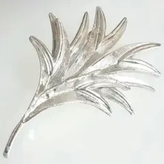 ブローチ　ボタニカル　植物　葉　リーフ　銀色　シルバー色　ピン　ヴィンテージ