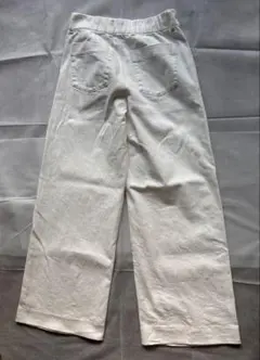 ユニクロ　ワイドトラウザージーンズ　ホワイト　Mサイズ