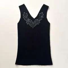 【Pinky&Dianne】ビジュー・スパンコール付き ニットタンクトップ 黒のサムネイル