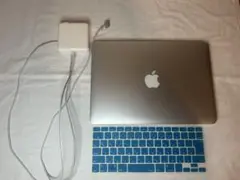 ジャンク品Apple MacBook Pro 充電器付き キーボードパット付き