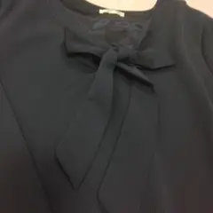 リボン付きダークネイビー長袖ブラウス M