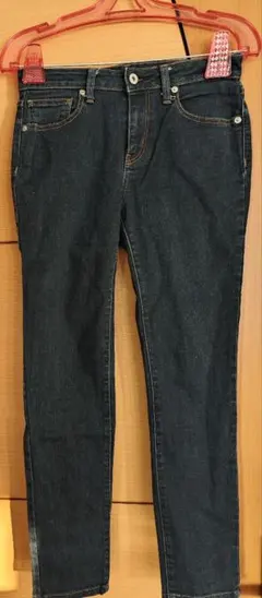 GU ストレートデニム ダークブル