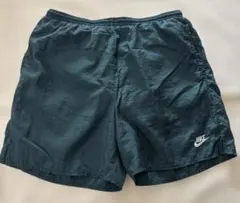 Nike ダークグリーン ショートパンツ