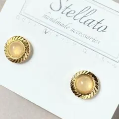 ミニ レトロボタン マザーオブパール イヤリング / ピアス ハンドメイド