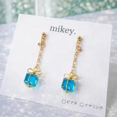 ハンドメイド ピアス イヤリング｜透明感 ブルー ゴールド 揺れる スクエア　春