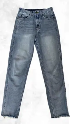 【デニム・ジーンズ】ライトブルーストレートレッグデニム