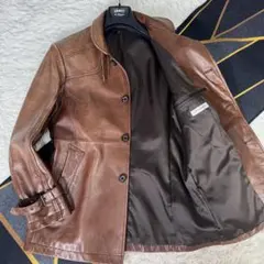 インターメッツォ　レザーハーフコート　ラムレザー　袖ベルト　シルエット◎