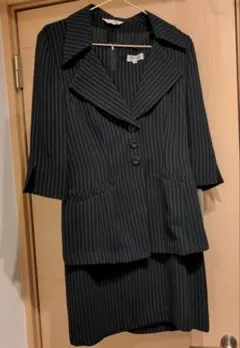 新品未使用タグ付き　VIVIFREEE １１号ワンピーススーツ