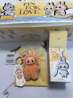 POPMART ラブブ ぬいぐるみキーホルダー イニシャルラブブ【J】最終値下げ