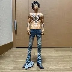ワンピース トラファルガロー フィギュア