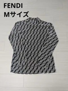 FENDI フェンディ　Vネック　ニット セーター　ドット柄　シルク　レディース FENDI フェンディ Vネック ニット セーター ドット柄 シルク レディース