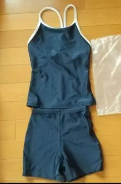 新品未使用　セパレート水着130cm