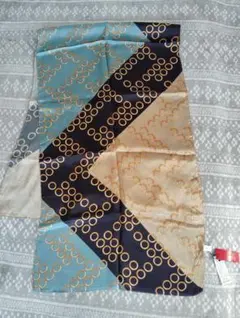 幾何学模様リングデザイン　シルクスカーフ