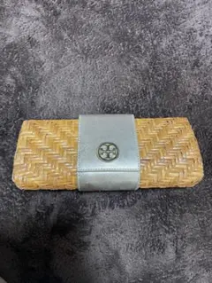 トリーバーチ クラッチバッグ ベージュ シルバー