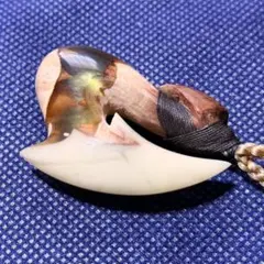 Kz' Bone，北林和也 手彫り ボーンフィッシュフックペンダント