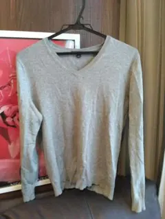 ユニクロ　プレミアムコットン　セーター　Vネック　グレー　メンズ　S