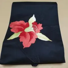 名古屋帯 黒地 華やかな花刺繍 レトロ　リメイク　アンティーク