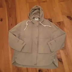 ZARA フード付きベージュジャケット