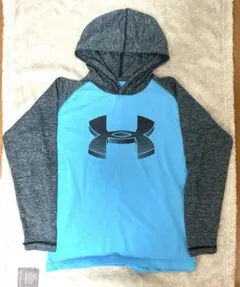 アンダーアーマー キッズパーカー YSM 130-140 ヒートギア 水色 ロゴ