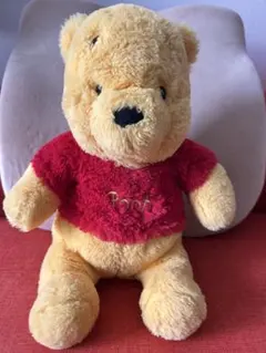 【ディズニー】プーさん ぬいぐるみ 約30cm 赤いシャツ